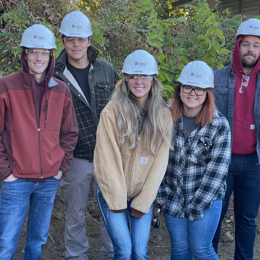 Uniti Med employees at Habitat for Humanity